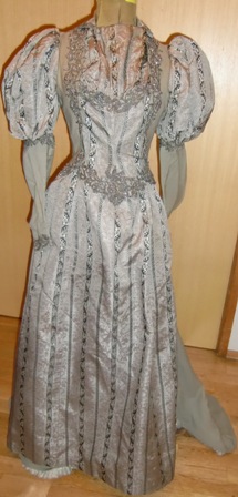 xxM504M ca 1895 representation dress